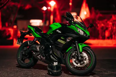 Motorradfotografie: Ninja · Nachtporträt